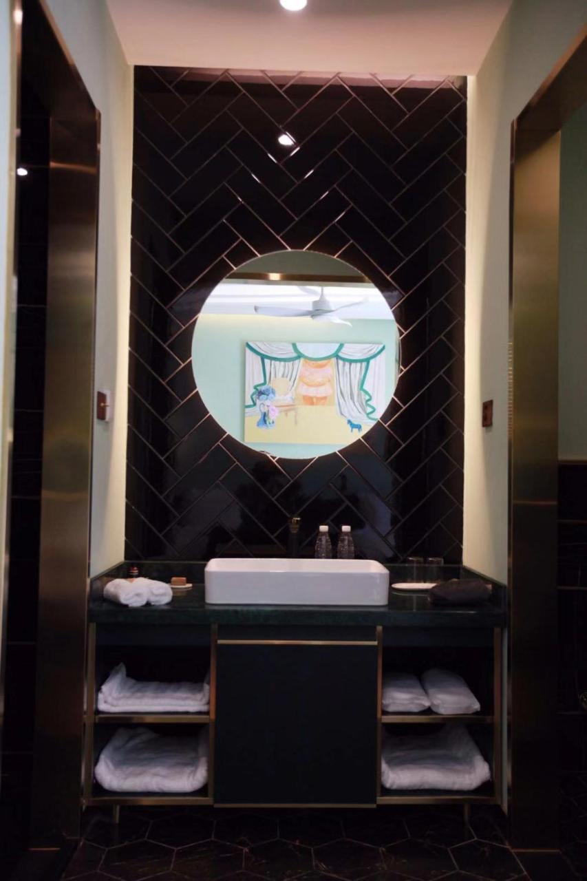 Moon And Chalice Boutique Hotel Kunming Exterior photo